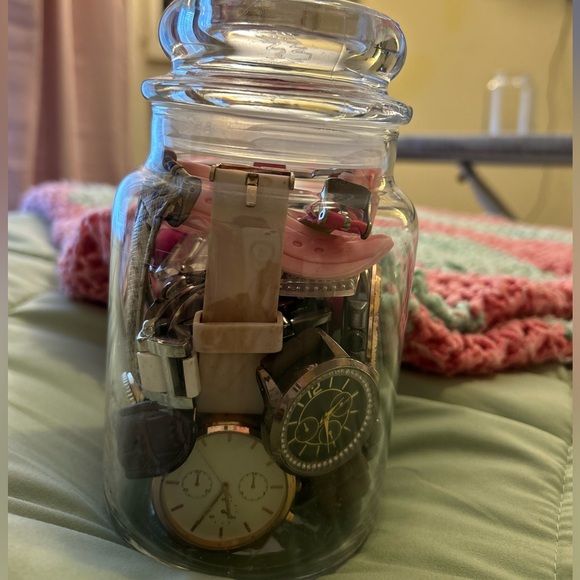 Fashion Watches - Picture 4 of 5